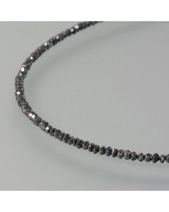 Schwarze Diamantkette, zart