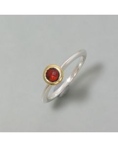 zarter Granat-Ring, goldplattiert
