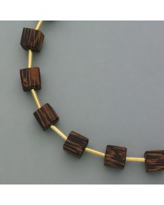 Neue Kette mit Würfeln aus Zebrano