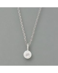 Kleiner Diamant-Anhänger an Silber-Kette