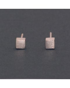 Silberne Würfelohrstecker