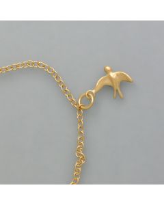 Armband mit kleinem Anhänger Schwalbe aus 925er goldplattiertem Silber