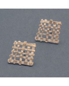 Große Ohrstecker Gitter, weiß gesiedet
