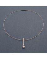 Kette mit Perle am Stab