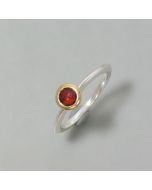 zarter Granat-Ring, goldplattiert