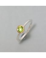 zarter Peridot-Ring, goldplattiert