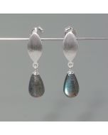 Labradorit-Ohrhänger in Tropfenform, Silber