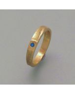 Gussring Gold mit Saphir