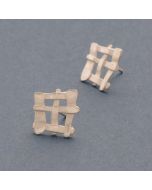 Kleine Ohrstecker Gitter, weiß gesiedet