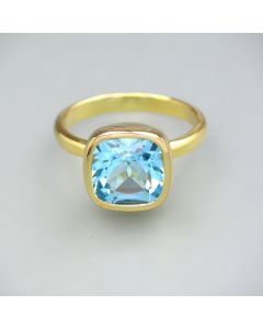 Blauer Topas-Ring, vergoldet