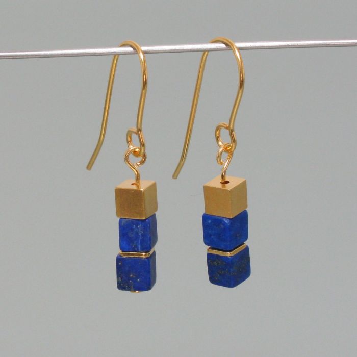 Quasten-Ohrringe ROT mit Lapis Lazuli - Schmuckatelier Kart