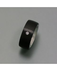 Carbon-Ring 9 mm breit mit Brillant