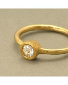Weißer Topas-Ring zart, vergoldet