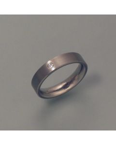 Titan-Ring mit Brillant